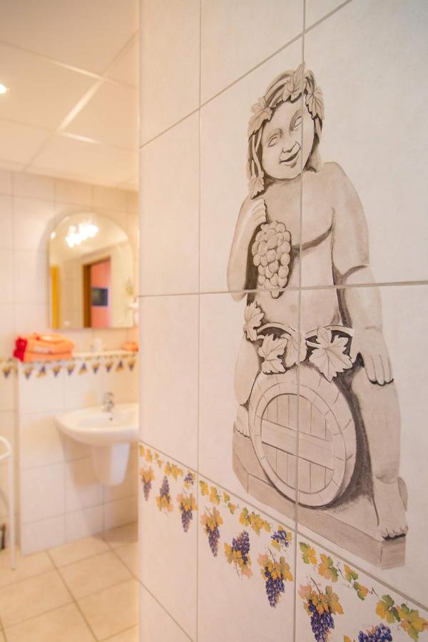 Domaine Bacchus Bed & Breakfast Reuil-sur-Marne Екстериор снимка